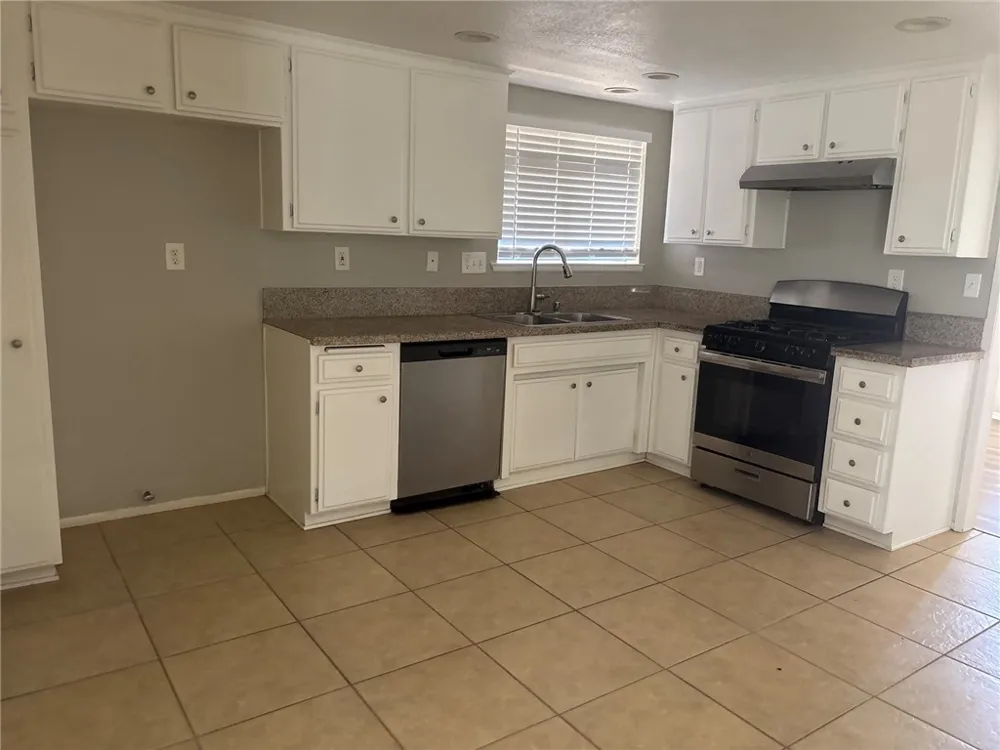 42946 39th Street W Lancaster, CA 93536