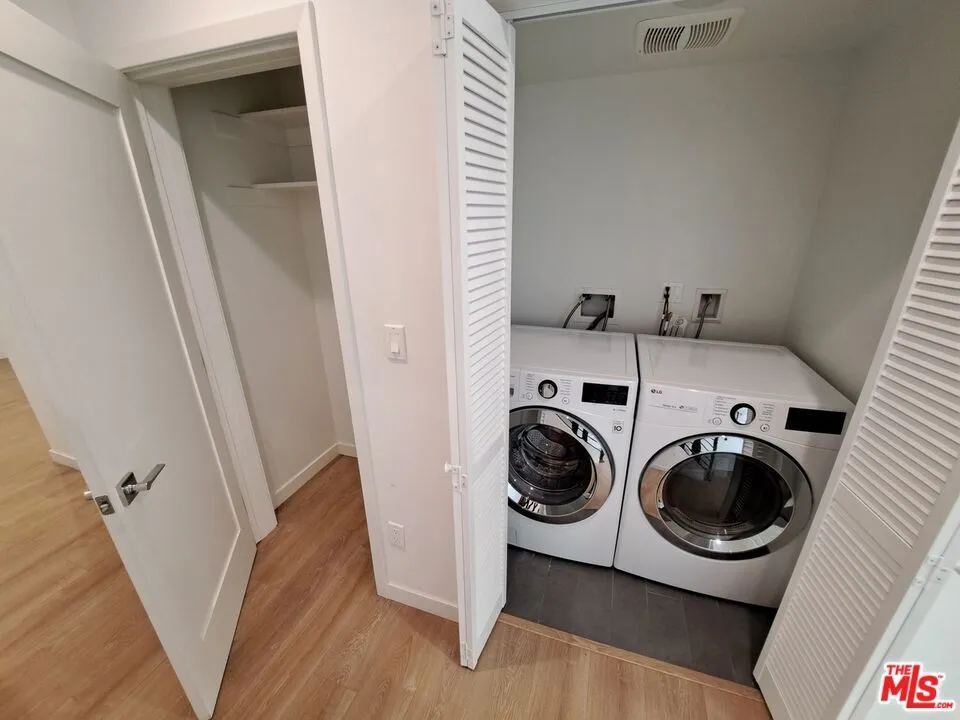 5631 Whitnall Highway Los Angeles, CA 91601