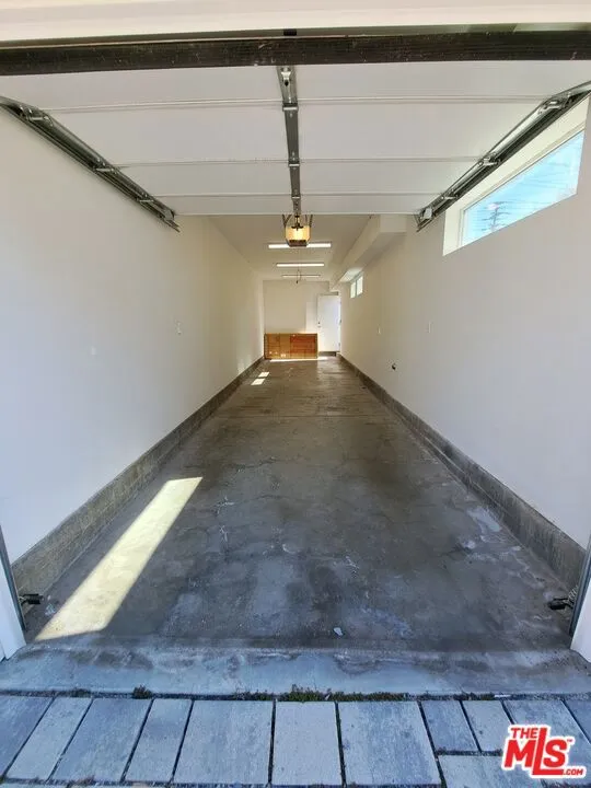 5631 Whitnall Highway Los Angeles, CA 91601