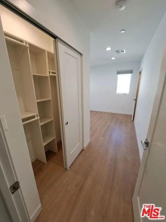 5631 Whitnall Highway Los Angeles, CA 91601