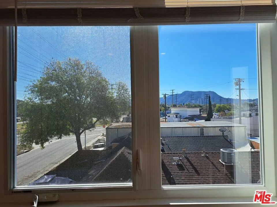 5631 Whitnall Highway Los Angeles, CA 91601