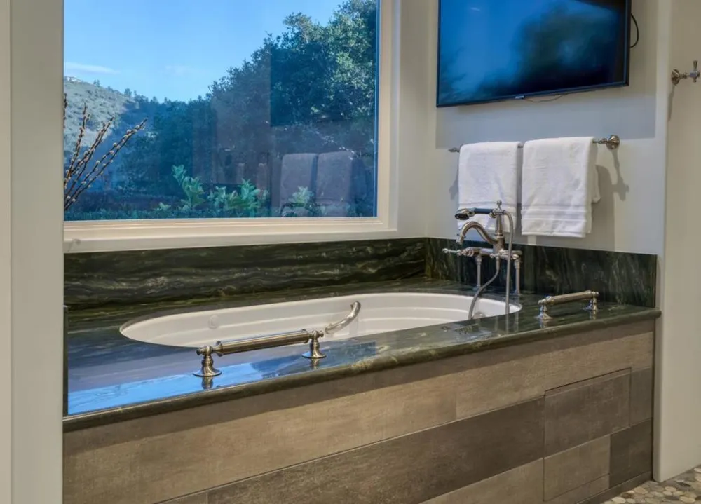 23715 Determine Lane Monterey, CA 93940