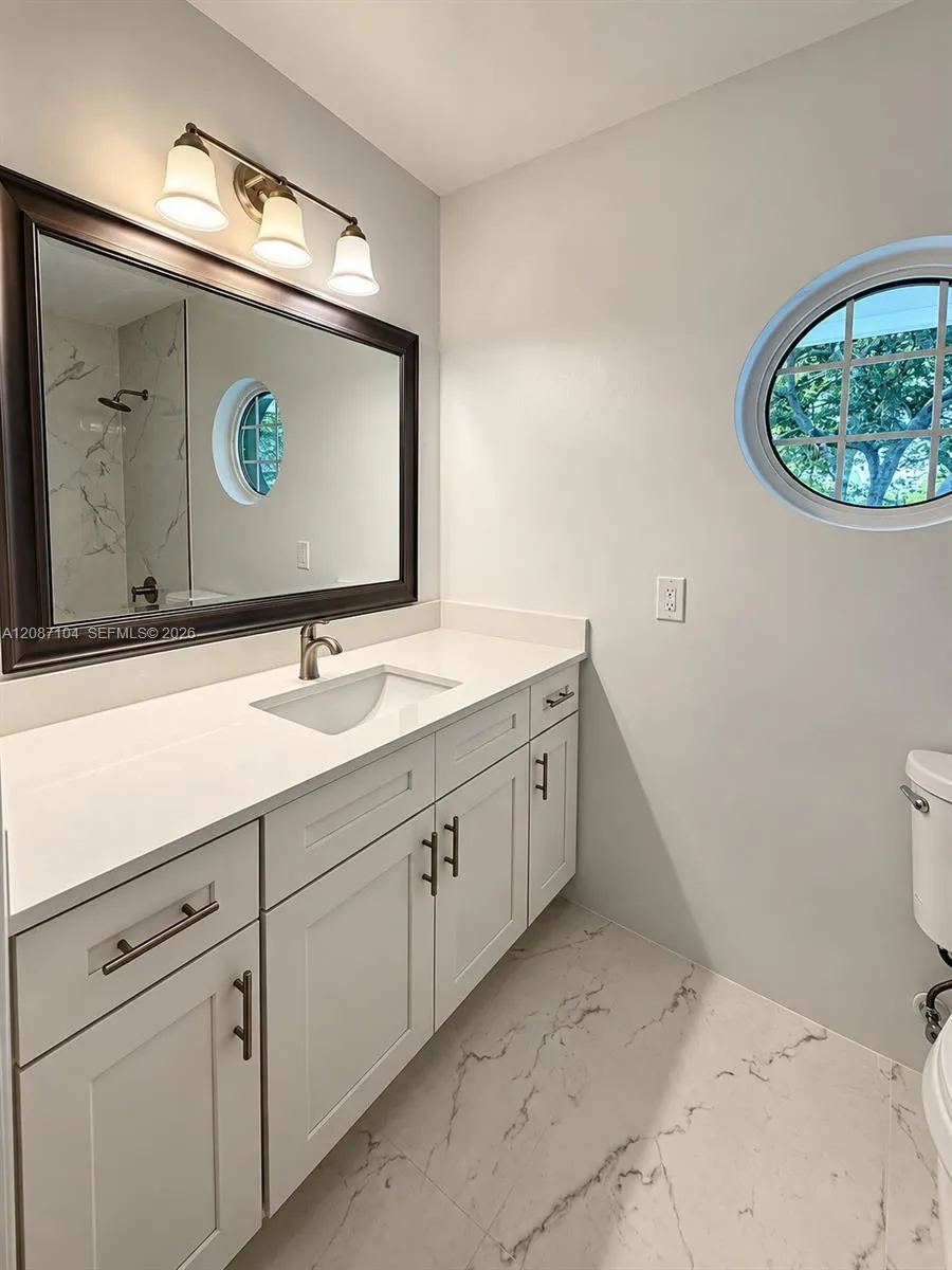 580 NW 66th Ave Plantation, FL 33317