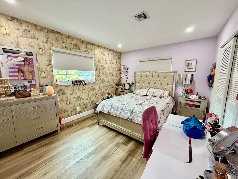 580 NW 66th Ave Plantation, FL 33317