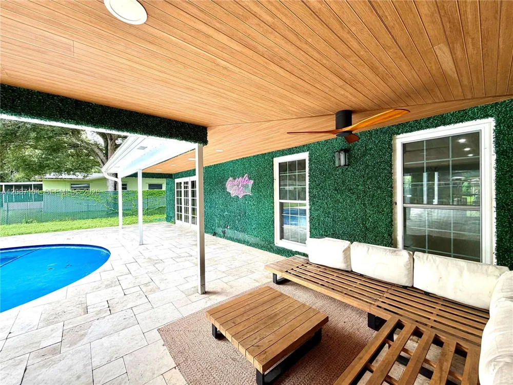 580 NW 66th Ave Plantation, FL 33317