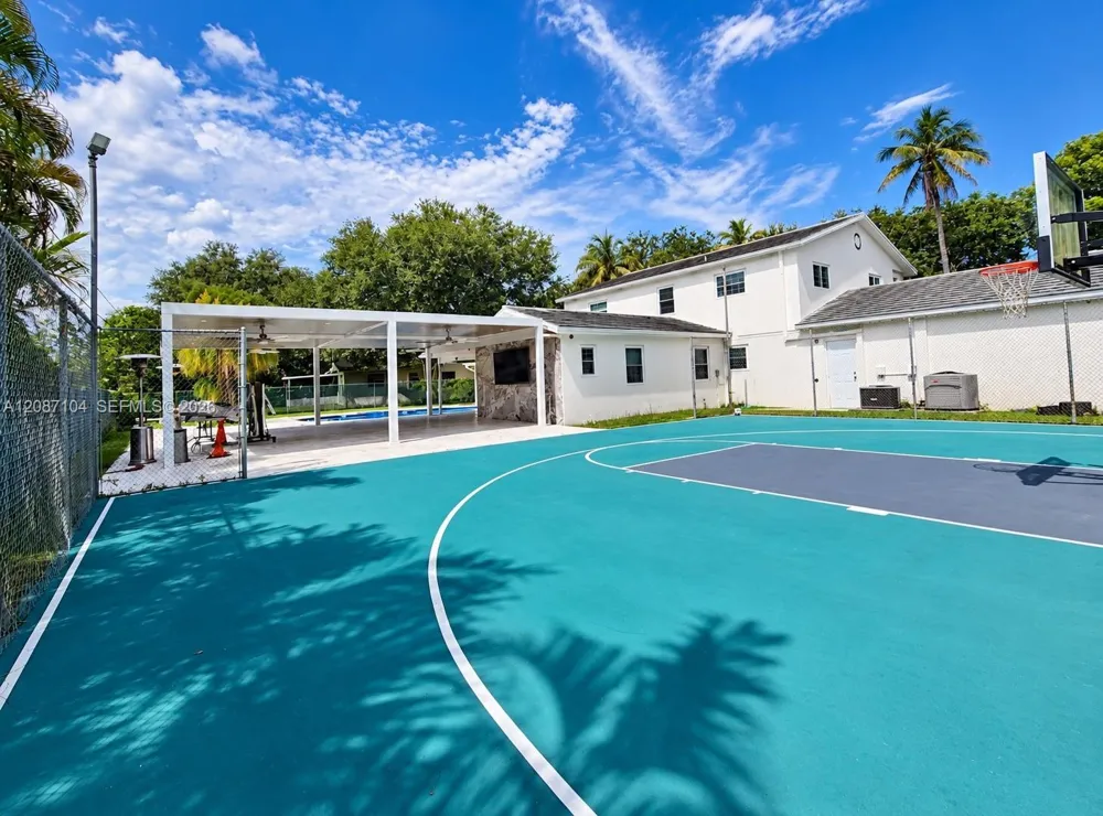 580 NW 66th Ave Plantation, FL 33317