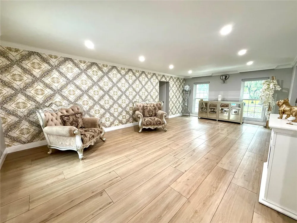 580 NW 66th Ave Plantation, FL 33317