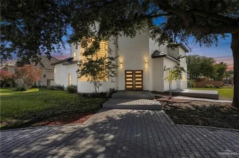 3207 E San Luis Circle