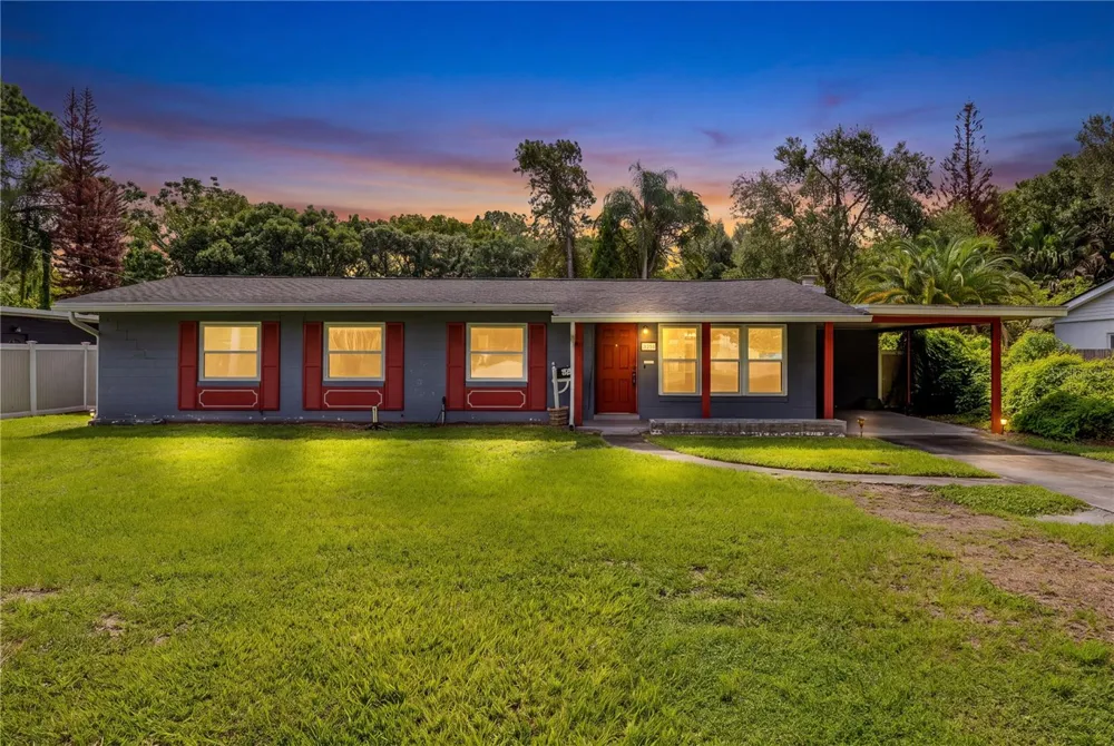 5218 LAKE HOWELL ROAD Winter Park, FL 32792