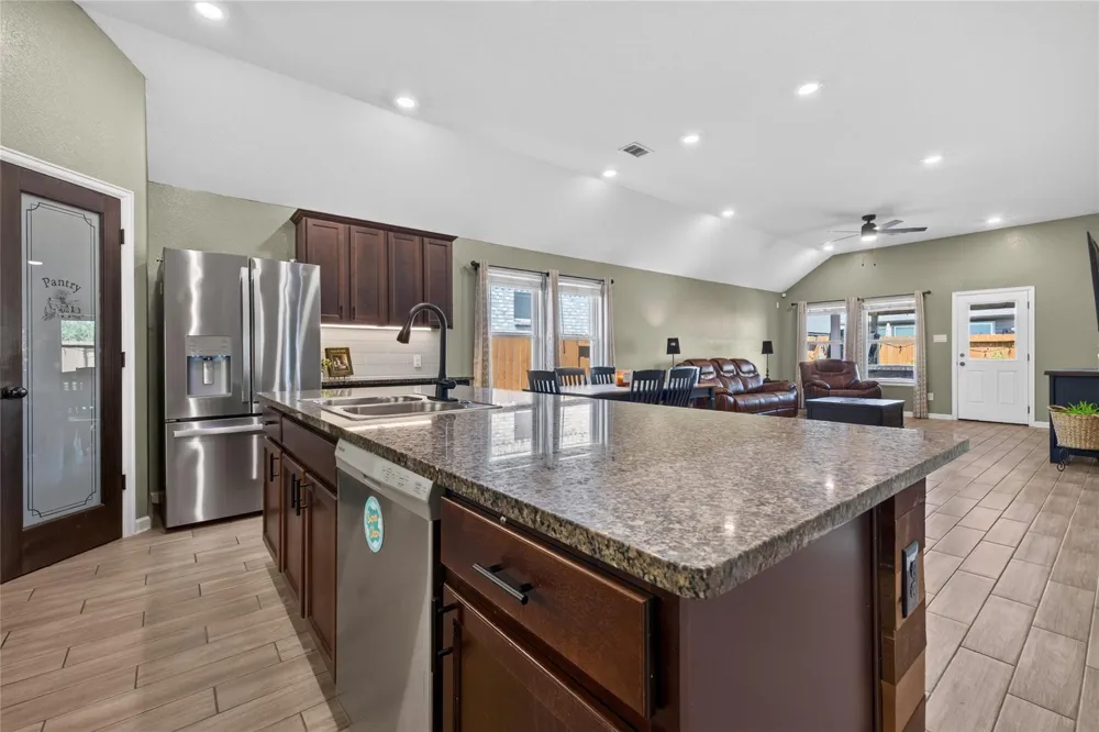 25526 Rancho Espirito Lane Katy, TX 77493