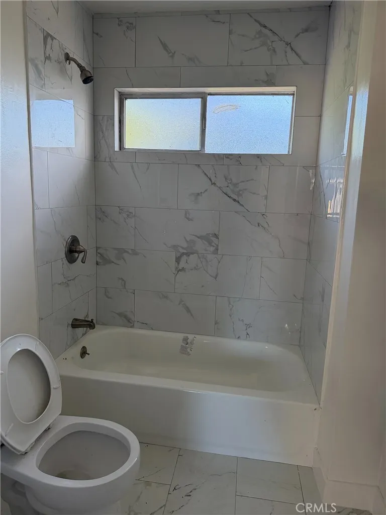 14154 Roscoe Los Angeles, CA 91402