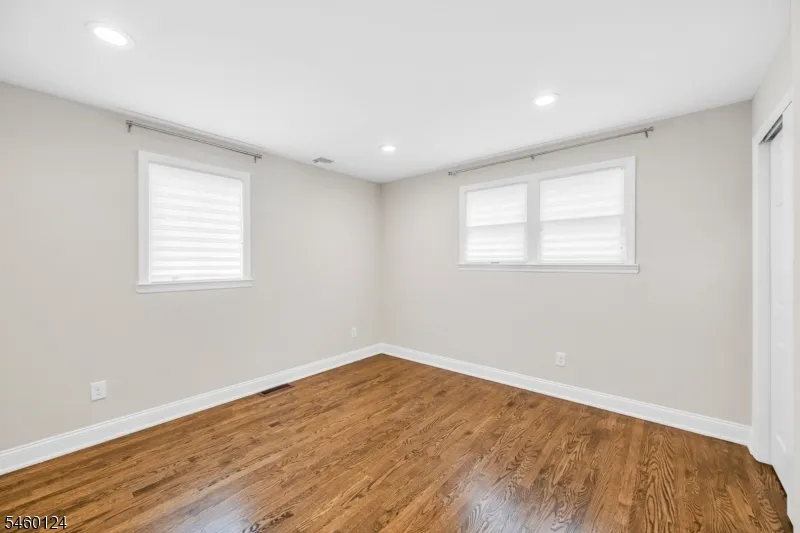 23 Hampshire Rd Paramus, NJ 07652
