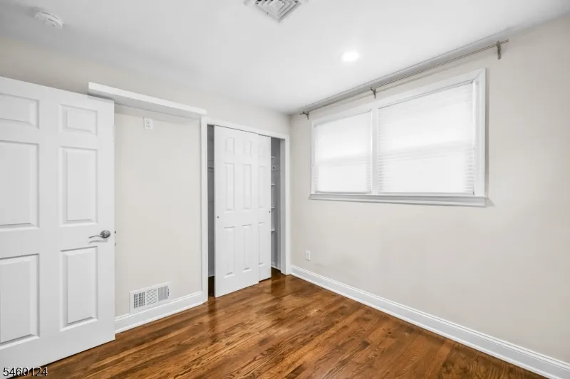 23 Hampshire Rd Paramus, NJ 07652