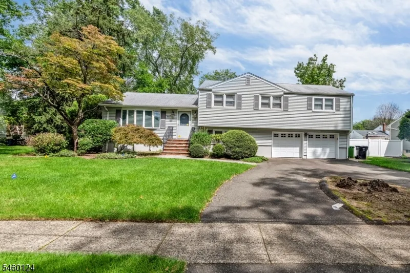 23 Hampshire Rd Paramus, NJ 07652