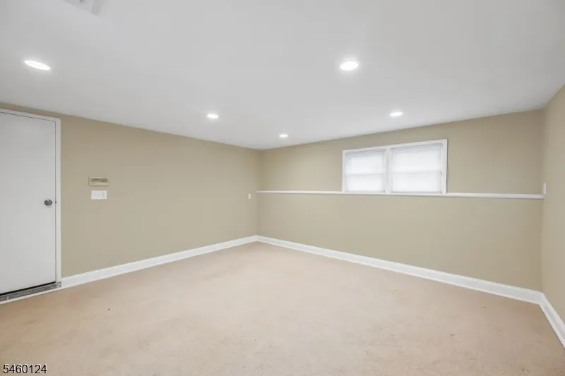 23 Hampshire Rd Paramus, NJ 07652
