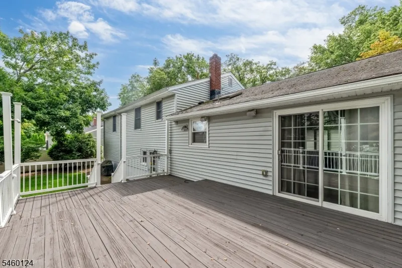23 Hampshire Rd Paramus, NJ 07652