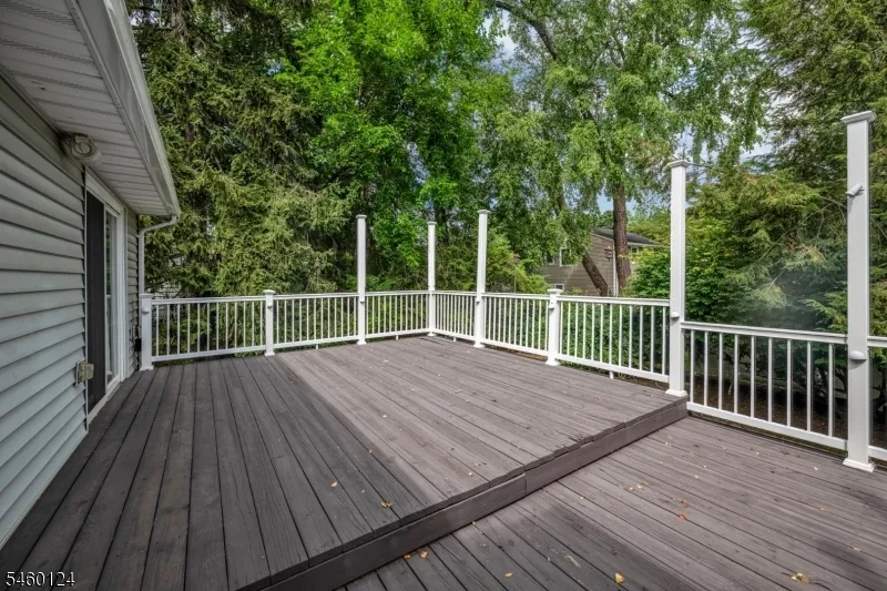 23 Hampshire Rd Paramus, NJ 07652