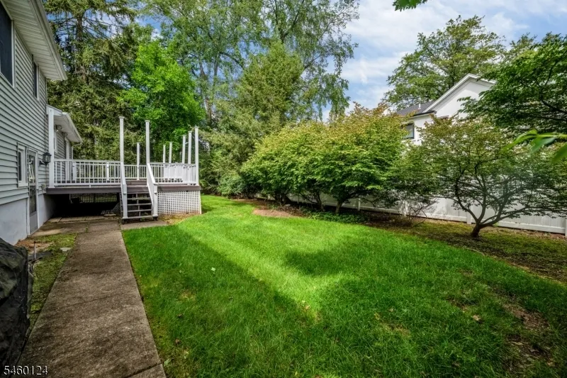 23 Hampshire Rd Paramus, NJ 07652