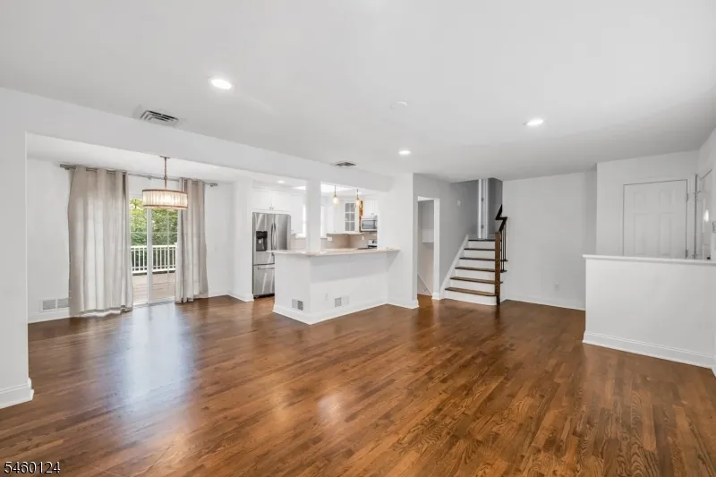 23 Hampshire Rd Paramus, NJ 07652