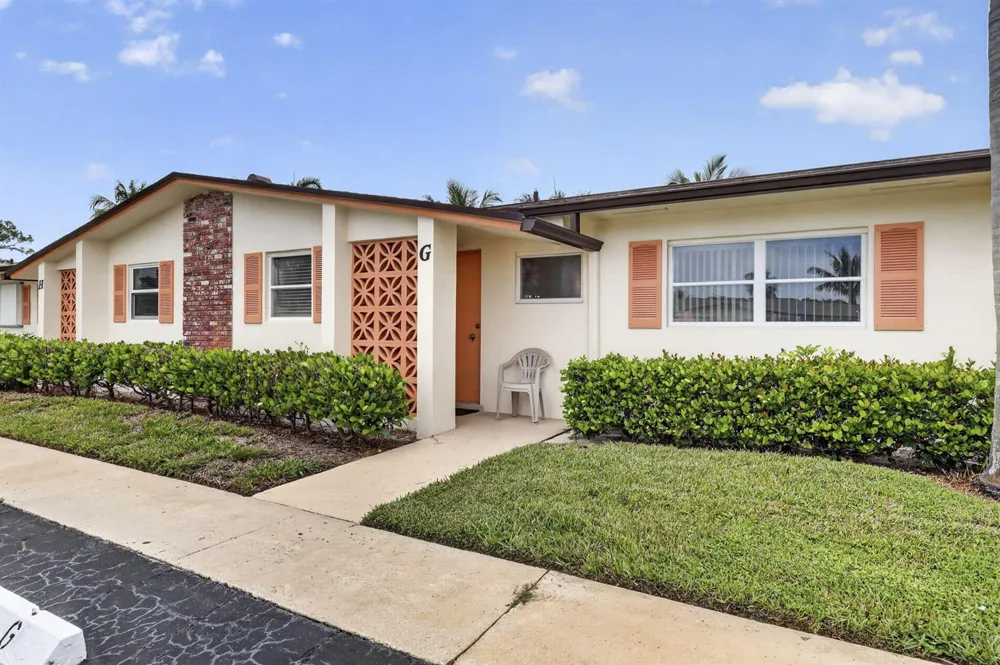 2990 Crosley Drive E #G West Palm Beach, FL 33415