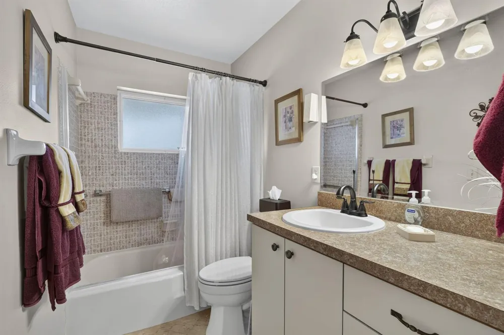 2990 Crosley Drive E #G West Palm Beach, FL 33415
