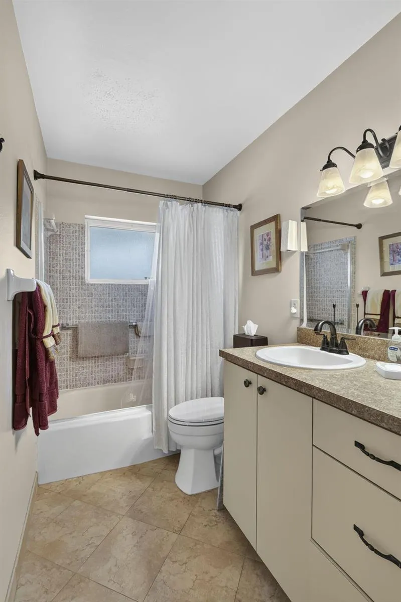 2990 Crosley Drive E #G West Palm Beach, FL 33415