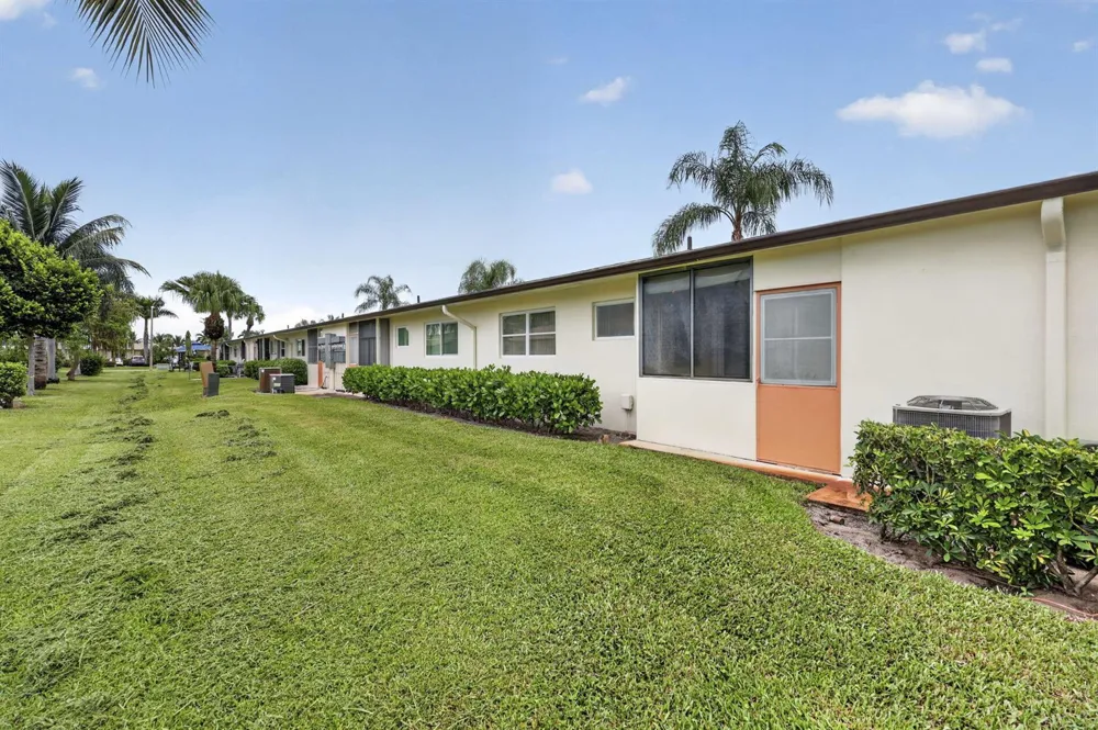 2990 Crosley Drive E #G West Palm Beach, FL 33415