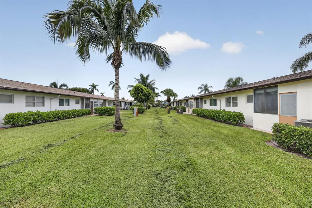 2990 Crosley Drive E #G West Palm Beach, FL 33415