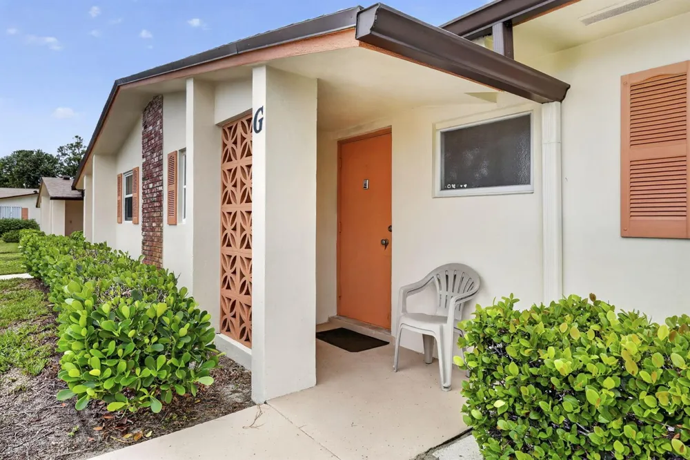 2990 Crosley Drive E #G West Palm Beach, FL 33415