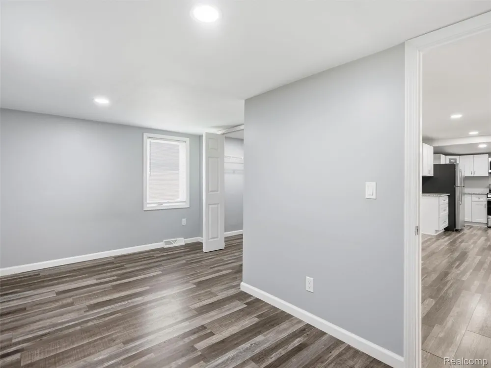 592 Overlook Street White Lake Charter Township, MI 48386