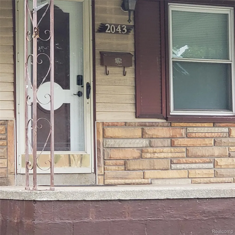 2043 Mill Street Lincoln Park City, MI 48146