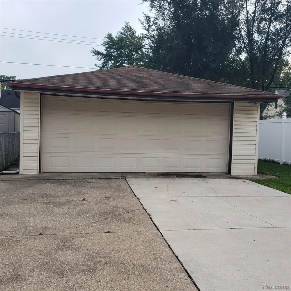 2043 Mill Street Lincoln Park City, MI 48146