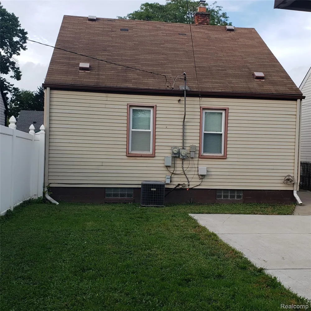 2043 Mill Street Lincoln Park City, MI 48146