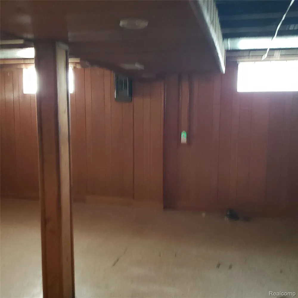 2043 Mill Street Lincoln Park City, MI 48146