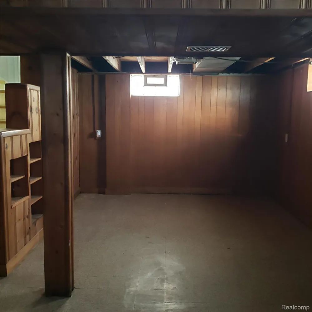 2043 Mill Street Lincoln Park City, MI 48146