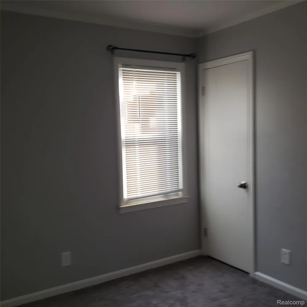 2043 Mill Street Lincoln Park City, MI 48146
