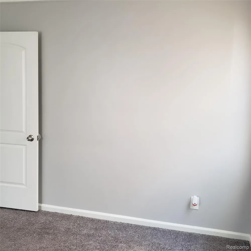 2043 Mill Street Lincoln Park City, MI 48146
