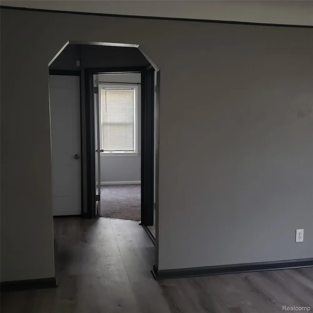 2043 Mill Street Lincoln Park City, MI 48146