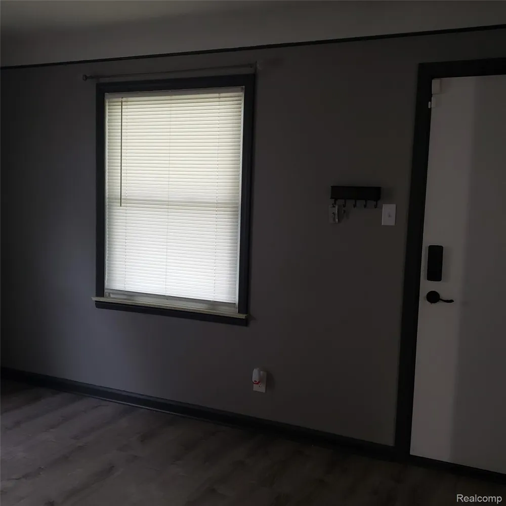2043 Mill Street Lincoln Park City, MI 48146