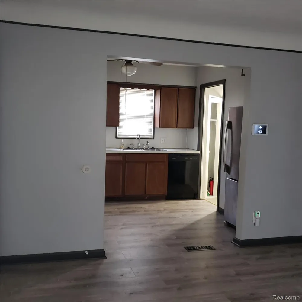 2043 Mill Street Lincoln Park City, MI 48146