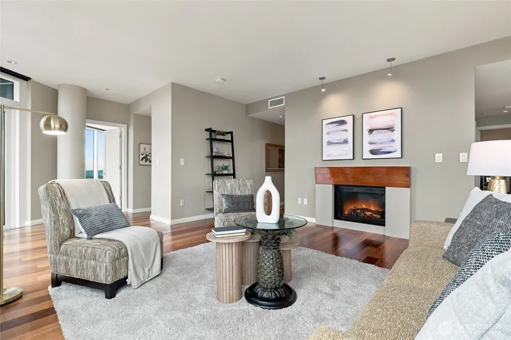 500 106th Avenue NE #3205 Bellevue, WA 98004