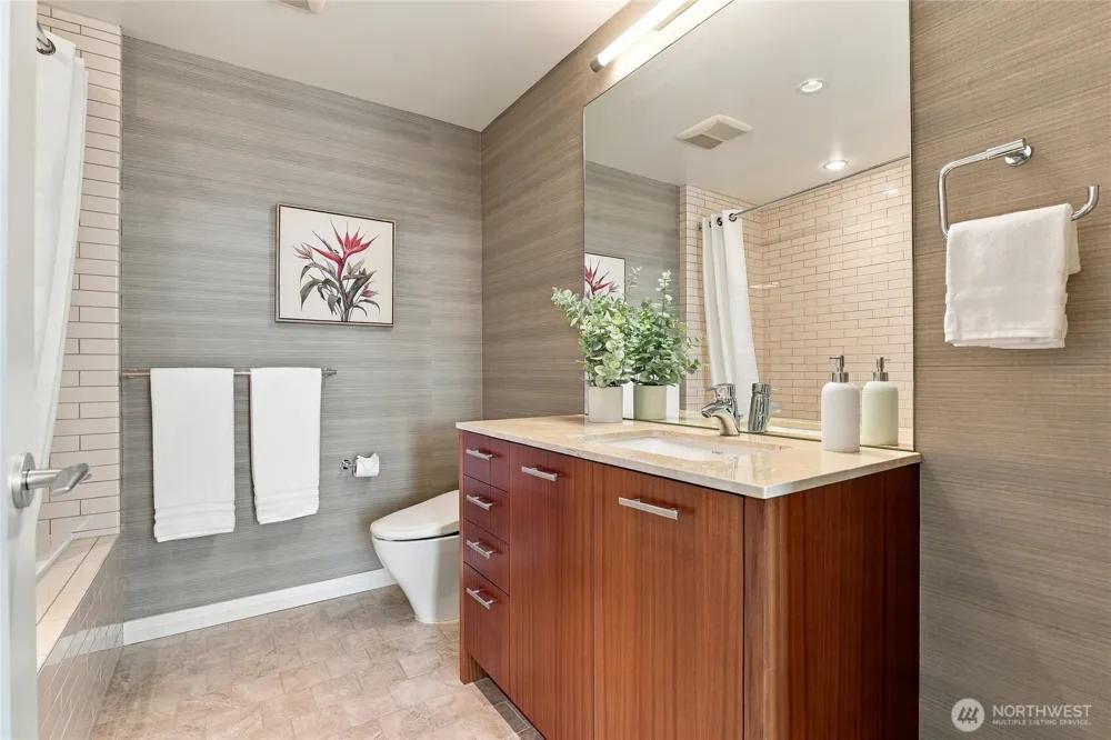 500 106th Avenue NE #3205 Bellevue, WA 98004