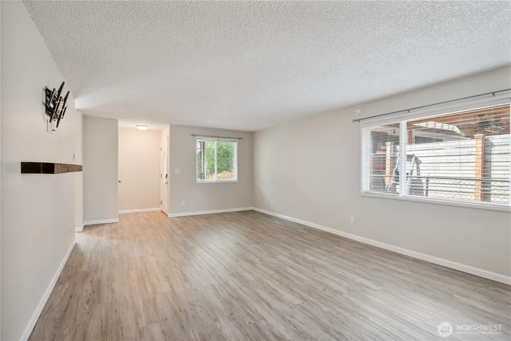 3612 Ocean Beach Highway Longview, WA 98632