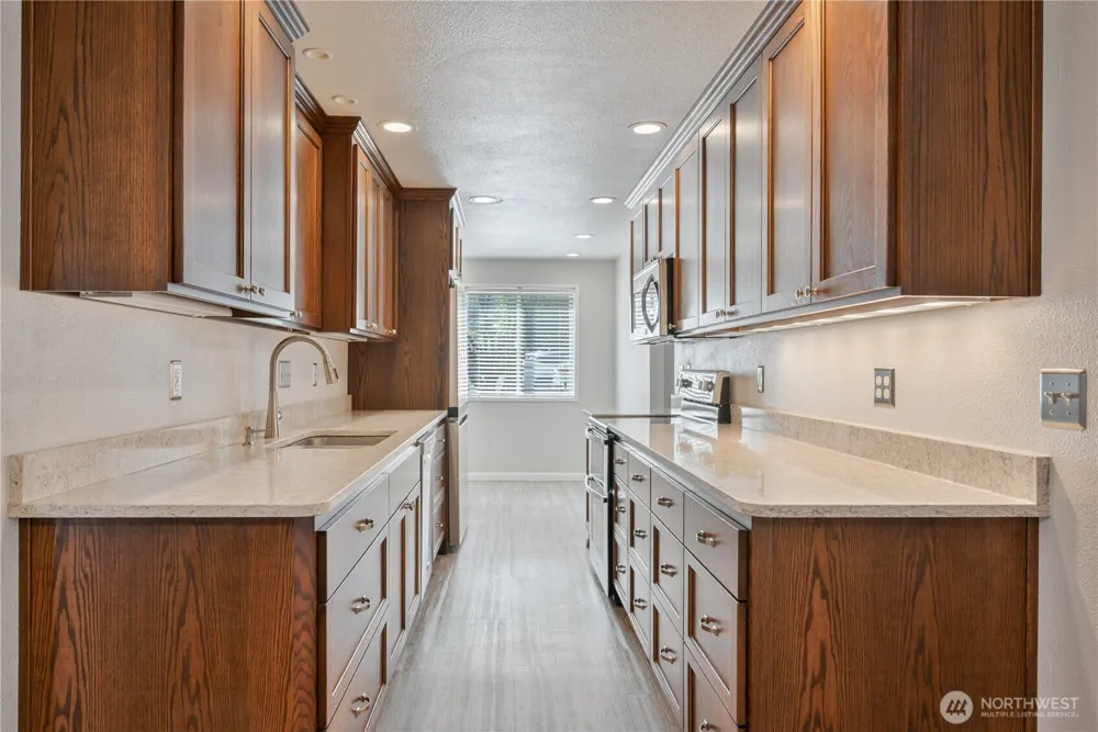 3612 Ocean Beach Highway Longview, WA 98632