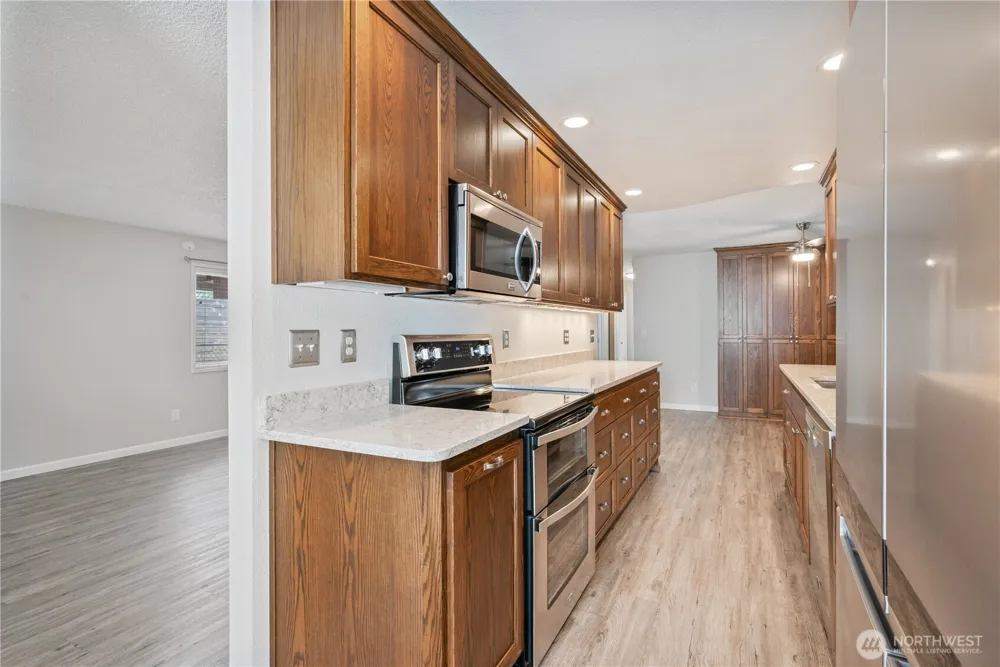 3612 Ocean Beach Highway Longview, WA 98632