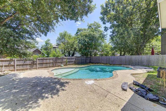 1717 Apache Trail Round Rock, TX 78665