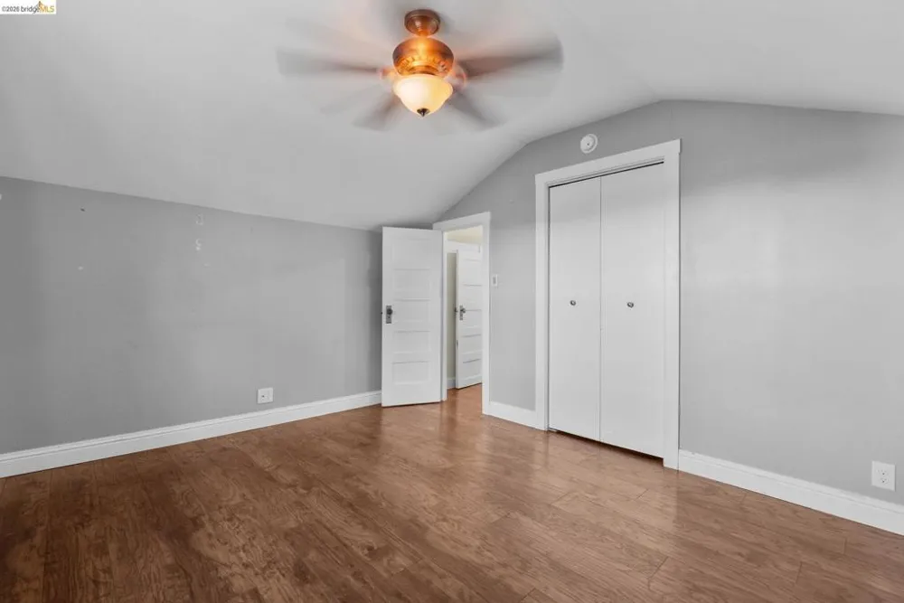 3275 Hyde Oakland, CA 94601