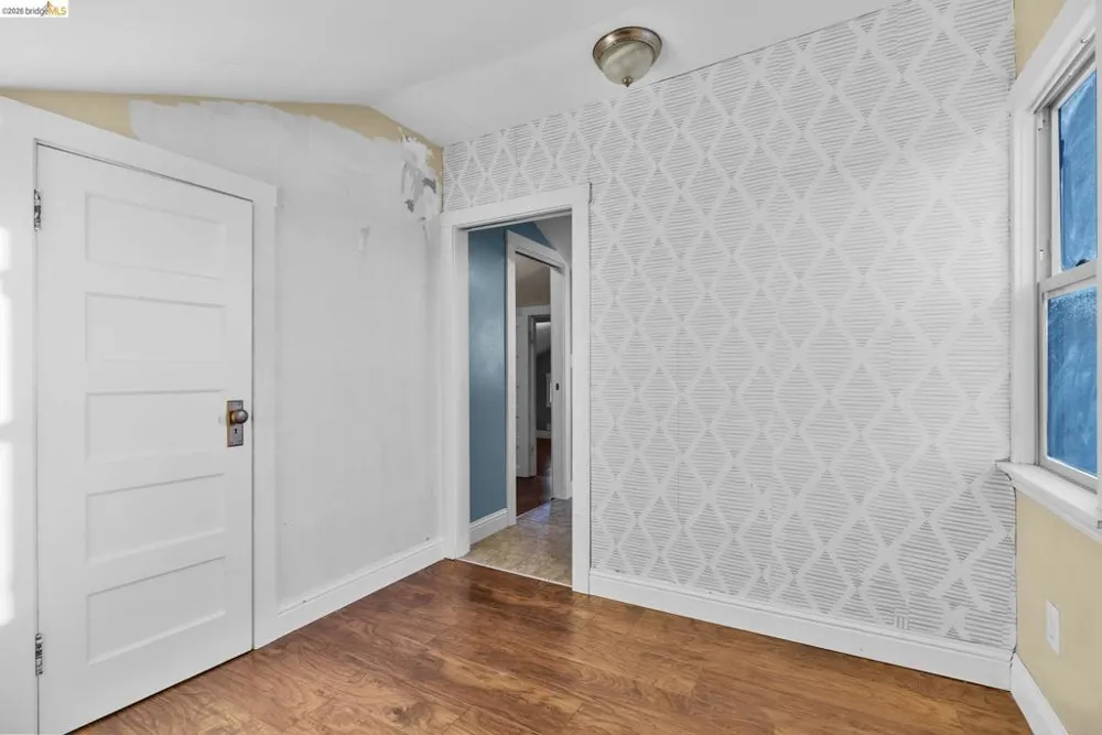 3275 Hyde Oakland, CA 94601