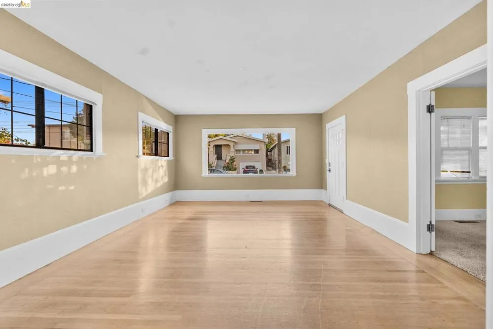 3275 Hyde Oakland, CA 94601