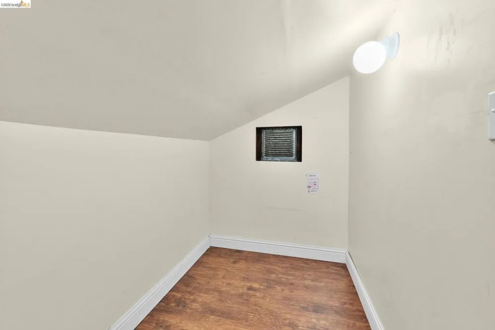 3275 Hyde Oakland, CA 94601